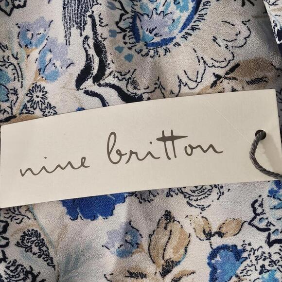 2/$30 Nine Britton Blue Floral Ruffle Tank Top Size L | Summer Blouse - Picture 5 of 6
